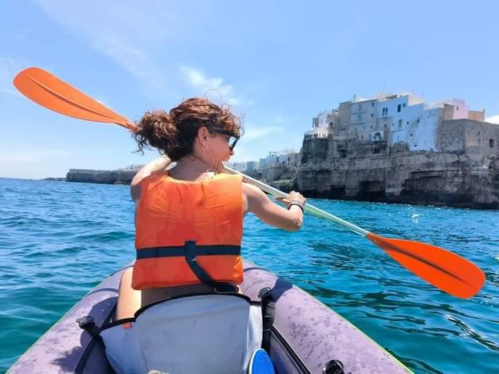 Escursione in canoa a Polignano a Mare